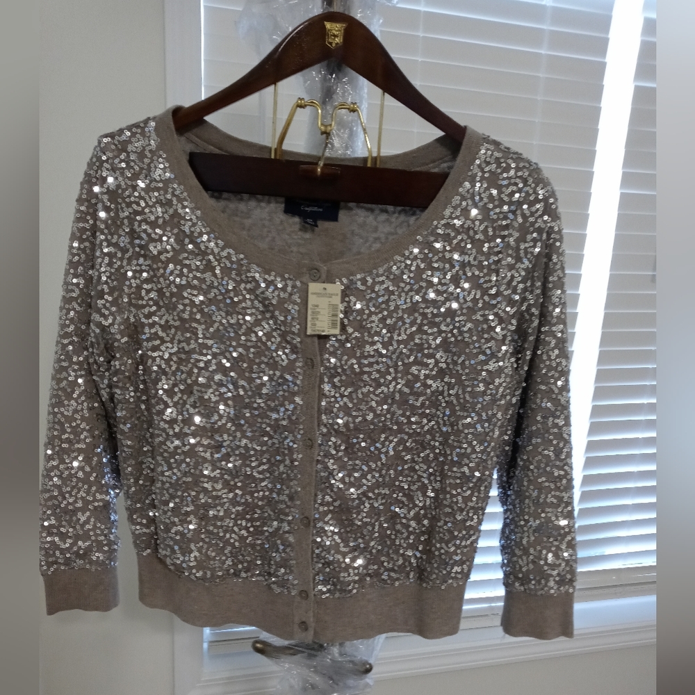 Beautiful gray sequence quarter button down top